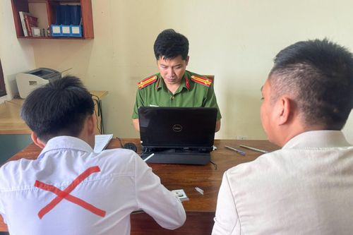 Công an huyện Nam Đàn khởi tố các đối tượng bắt bạn ăn đất