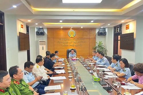 Hà Nội: Kiểm tra liên ngành chống buôn lậu, gian lận thương mại, hàng giả trong dịp cuối năm 2024 và Tết 2025