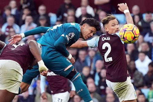 Những phút cuối điên rồ ở Premier League