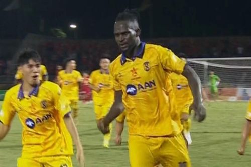 Highlights CLB Bình Định 2-2 SLNA: Rượt đuổi kịch tính