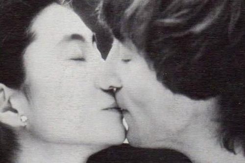 Ca khúc '(Just Like) Starting Over' của John Lennon: Cuộc sống thật quý giá khi được ở bên nhau