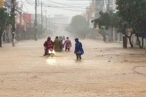 Hoàn lưu bão số 6 tiếp tục gây ngập lụt từ 12-24 giờ tới