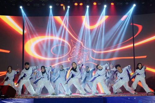 Sôi động những bước nhảy của giới trẻ Hà Nội