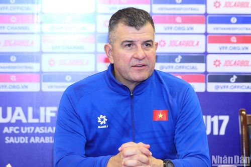HLV Cristiano Roland: U17 Việt Nam xứng đáng với tấm vé đi tiếp