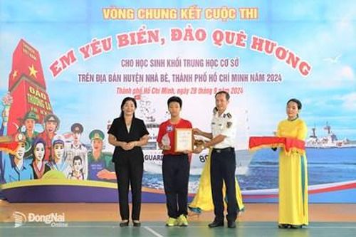 Diễn đàn chủ nhật: 'Gieo mầm' tình yêu biển, đảo