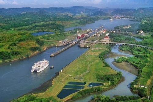 Bất chấp khó khăn do đại dịch và thời tiết khắc nghiệt, kênh đào Panama vẫn hoạt động bền bỉ