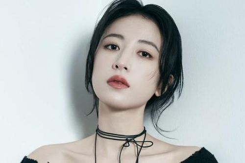 Châu Vũ Đồng đang là tâm điểm chỉ trích