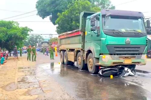 Qua ngã ba, người đàn ông bị xe ben cán tử vong