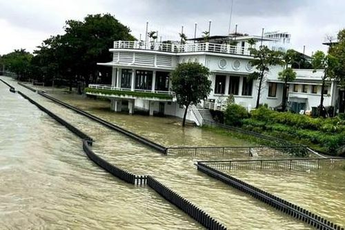 Lũ trên các sông Thừa Thiên-Huế lên mức báo động 3