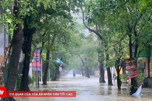 Nhiều nơi tại Huế ngập sâu do bão TRAMI gây ra
