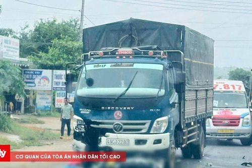Hai người tử vong tại chỗ sau khi va chạm với xe tải