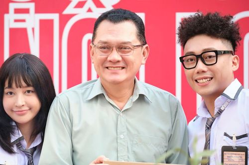 NSƯT Hữu Châu đóng web drama với gần 30 học trò