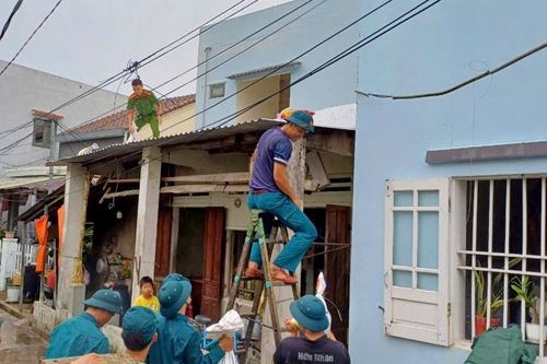 Bão số 6 đang áp sát đất liền
