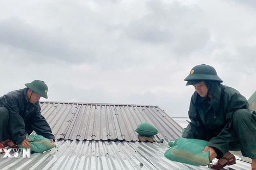 Bão số 6: Huế yêu cầu người dân không ra đường, Đà Nẵng sẵn sàng khắc phục sự cố