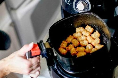 Sai lầm tai hại khi sử dụng nồi chiên không dầu có thể dẫn tới ngộ độc