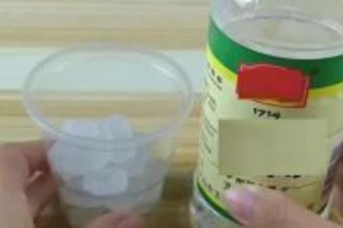 Giấm trắng và đường phèn trộn với nhau có tác dụng rất tốt, giải quyết được nhiều vấn đề trong cuộc sống, những điều dưới đây thực sự rất hữu ích