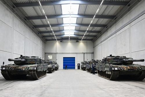 Cựu Tổng thống Nga cảnh báo về 'màn pháo hoa' tại nhà máy vũ khí Đức ở Ukraine