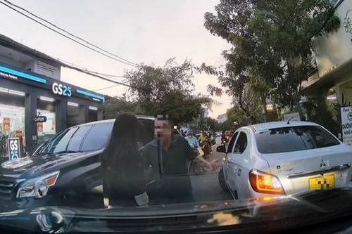 Công an vào cuộc vụ cô gái bị tài xế taxi công nghệ tát ngay giữa phố chỉ vì xin đường