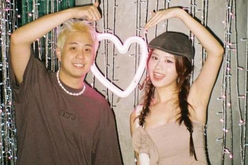 Huyme cầu hôn bạn gái 'hot girl tạp hóa'
