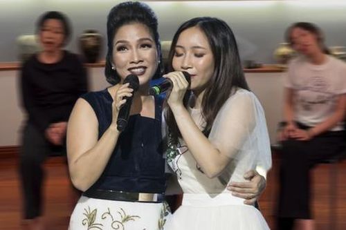 Diva Mỹ Linh cover bản tình ca bất hủ cùng con gái Mỹ Anh: Ai nghe cũng đều tan chảy!