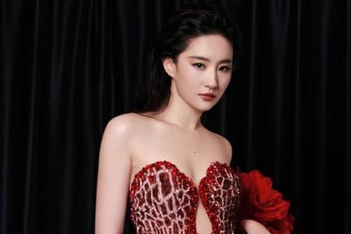 Lưu Diệc Phi được mời đóng phim 18+