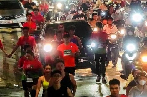 Bức xúc vì các giải chạy bộ 'dày đặc', gây ách tắc giao thông và ảnh hưởng cộng đồng