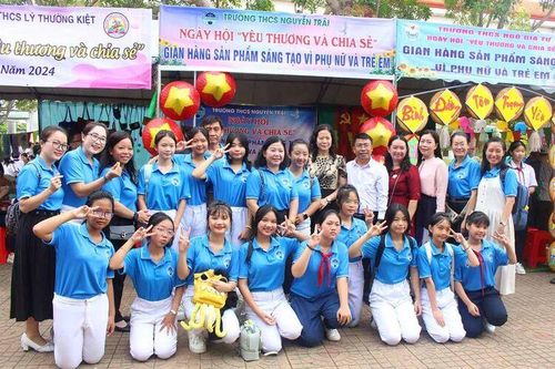 Sôi nổi 'Ngày hội yêu thương và chia sẻ'