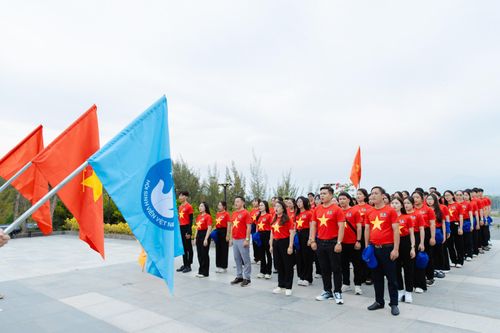Sôi nổi hành trình Sinh viên Khánh Hòa với biển, đảo quê hương
