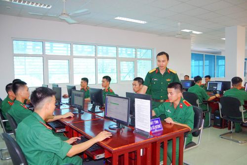 Trường Sĩ quan Thông tin: Đẩy mạnh chuyển đổi số và đào tạo công nghệ thông tin