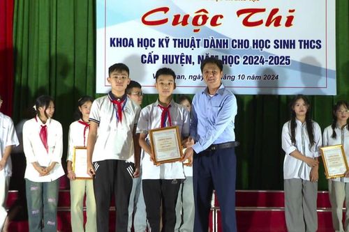 Trao 16 giải cho các dự án tại Cuộc thi khoa học kỹ thuật dành cho học sinh THCS huyện Văn Quan