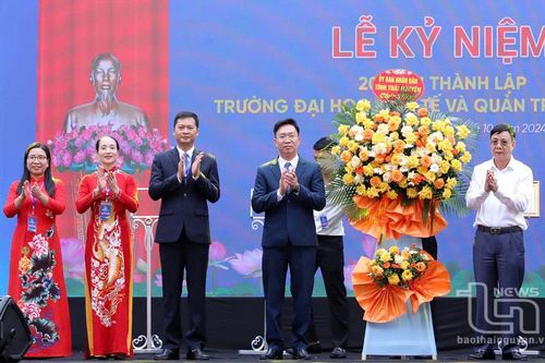 Phấn đấu đạt trình độ giáo dục đại học tiên tiến trong khu vực châu Á