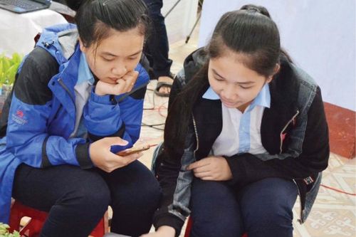 Ủng hộ... quyết liệt