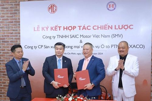 'Trùm' xe sang Mercedes - Ô tô Hàng Xanh (HAX) quyết đồn lực phân phối xe MG