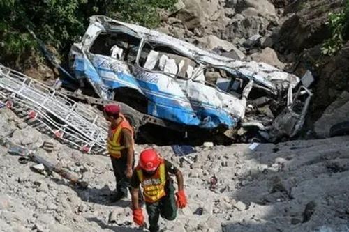 Tai nạn xe buýt nghiêm trọng, 19 người thiệt mạng tại Mexico