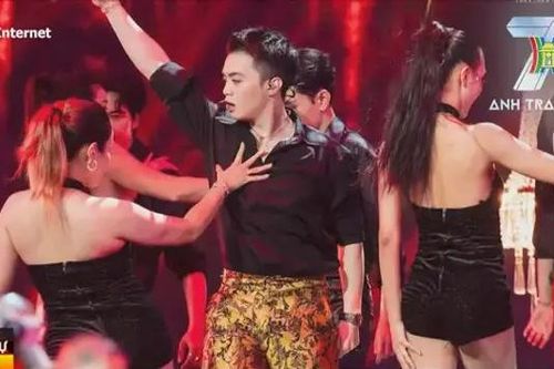 Nghệ sỹ và trách nhiệm trước công chúng