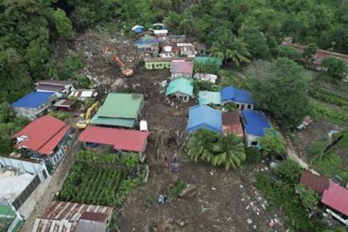 Lũ lụt và lở đất do bão Trà Mi khiến hơn 120 người chết và mất tích ở Philippines