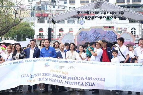 Sôi nổi hoạt động gắn kết gia đình tại Ngày hội Gia đình trẻ hạnh phúc 2024