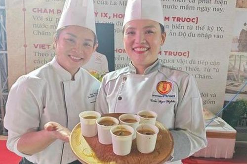 Cà phê nước mắm gây 'sốt' mạng xã hội
