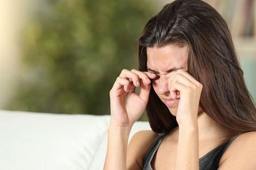 Nguy cơ dẫn đến viêm loét giác mạc do trực khuẩn mủ xanh
