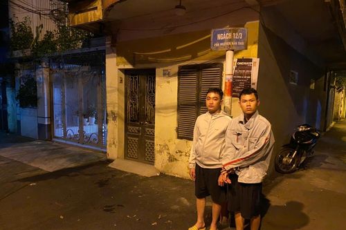 Hai đối tượng dùng app ngân hàng giả chiếm đoạt tiền