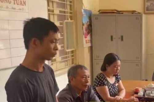 Giúp sức cho 4 người nước ngoài ở lại Việt Nam trái phép