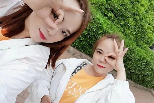 Đoàn tụ sau 30 năm xa cách, chị em song sinh từ mặt nhau vì tiền