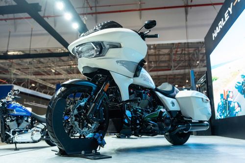 Những mẫu môtô phân khối lớn tiền tỷ nổi bật tại VMS 2024