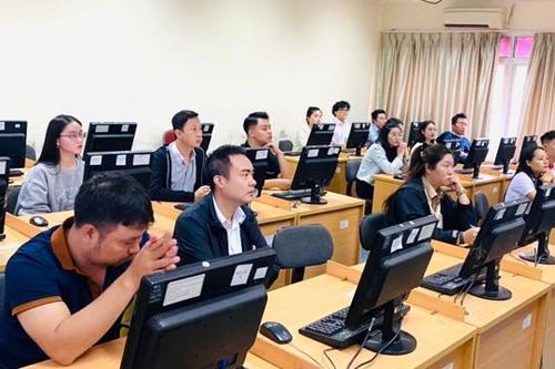 Khai mạc thi tuyển công chức làm việc ở UBND các phường tại quận Đống Đa