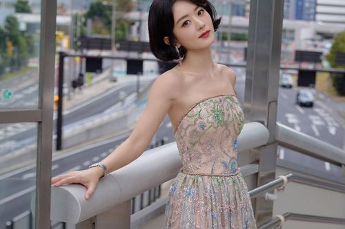 Triệu Lệ Dĩnh rạng rỡ, tươi mới tại Liên hoan phim Tokyo lần thứ 37