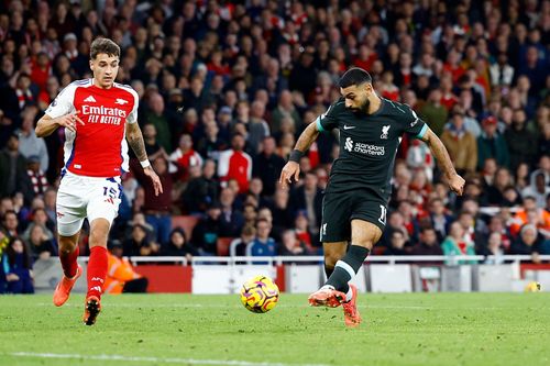 Arsenal chia điểm cùng Liverpool trong trận cầu kịch tính