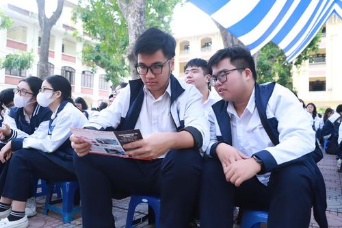 Phổ biến kiến thức phòng chống ma túy thế hệ mới cho học sinh