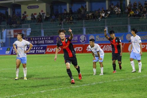 Vòng 5 V.League 2024/25: Đông Á Thanh Hóa vẫn giữ đỉnh bảng