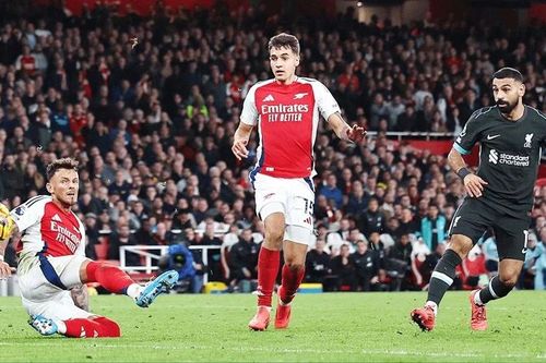 Liverpool phản công để cầm hòa 2-2 tại Arsenal