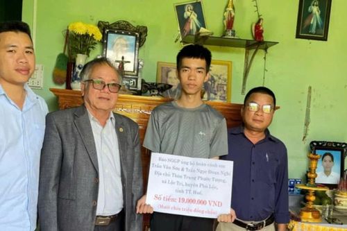 Trao 29 triệu đồng hỗ trợ bệnh nhân nghèo tại Huế và Quảng Trị